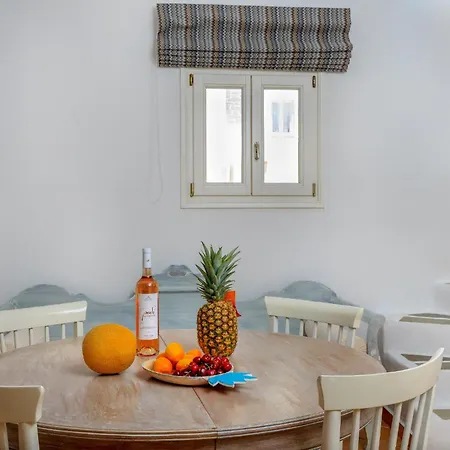 Cycladic Luxurious Maisonette * Naousa (Paros)