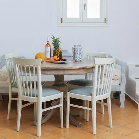 Cycladic Luxurious Maisonette * Naousa (Paros)